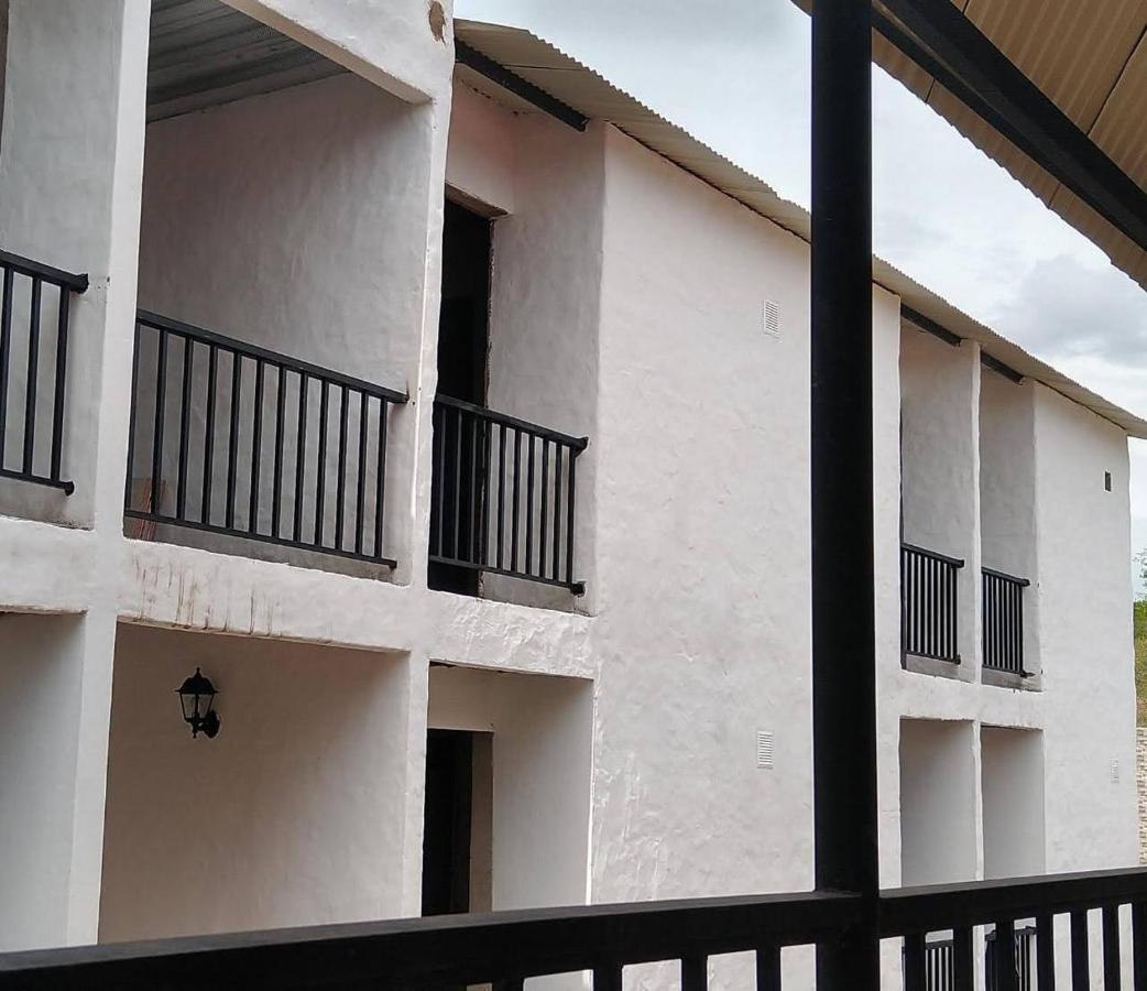 Cosmos Tatacoa Hotel Villavieja Eksteriør bilde