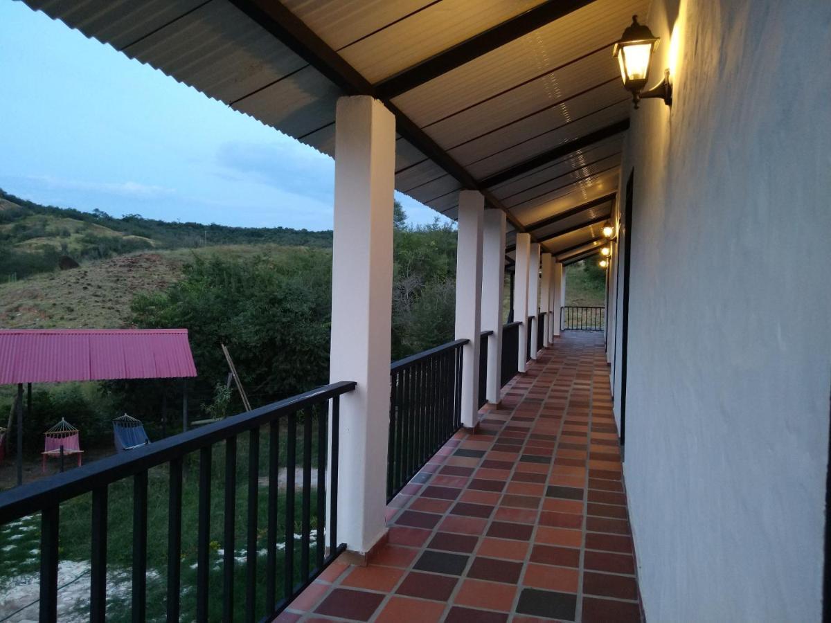 Cosmos Tatacoa Hotel Villavieja Eksteriør bilde