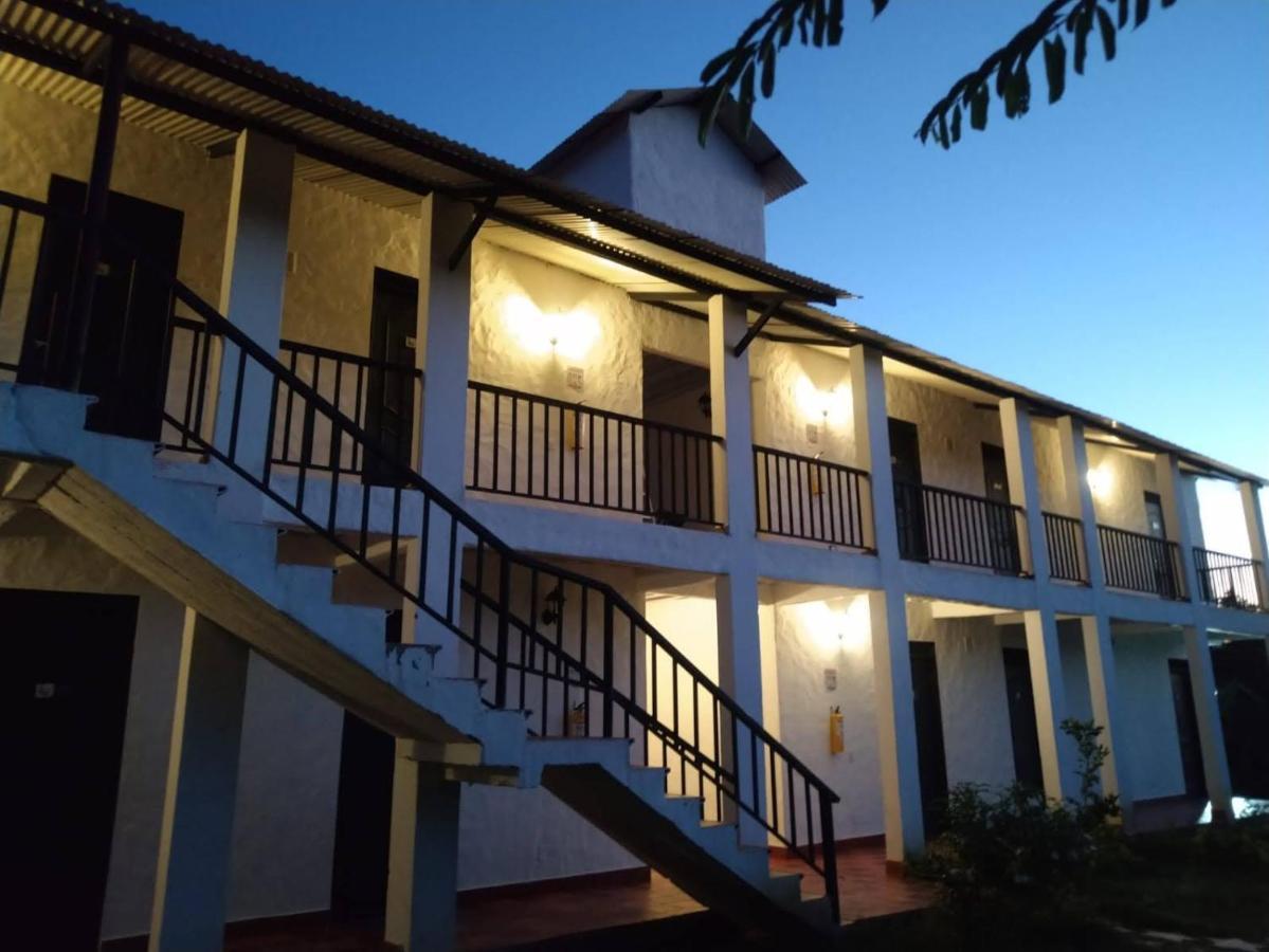 Cosmos Tatacoa Hotel Villavieja Eksteriør bilde