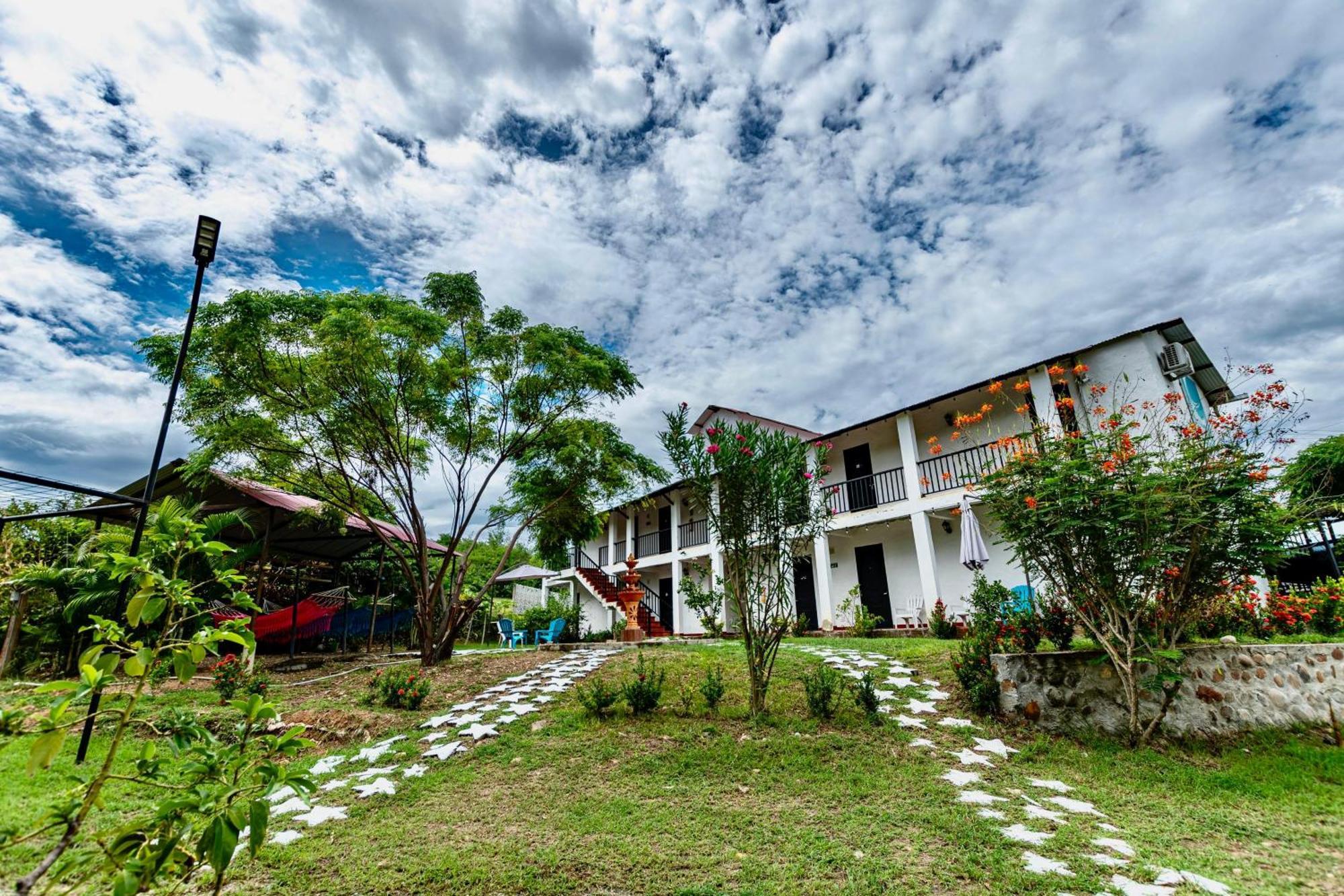 Cosmos Tatacoa Hotel Villavieja Eksteriør bilde